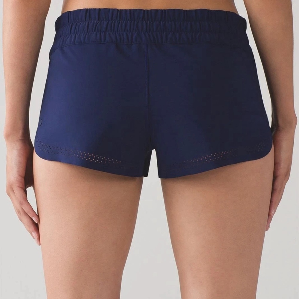 Lululemon Swell Chaser Short Blue Size XSmall